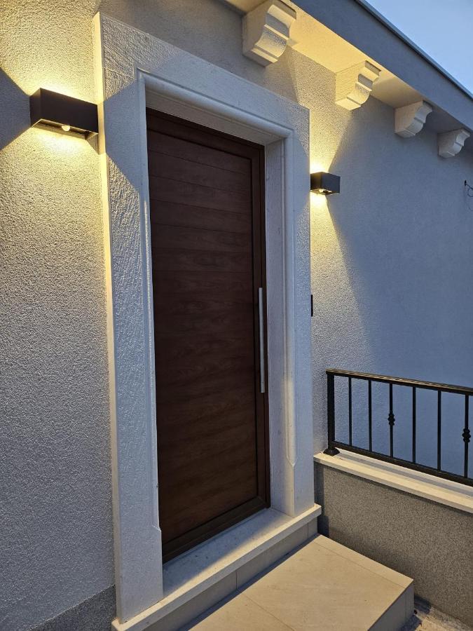 Villa Lux Apartments Рогозница Екстериор снимка
