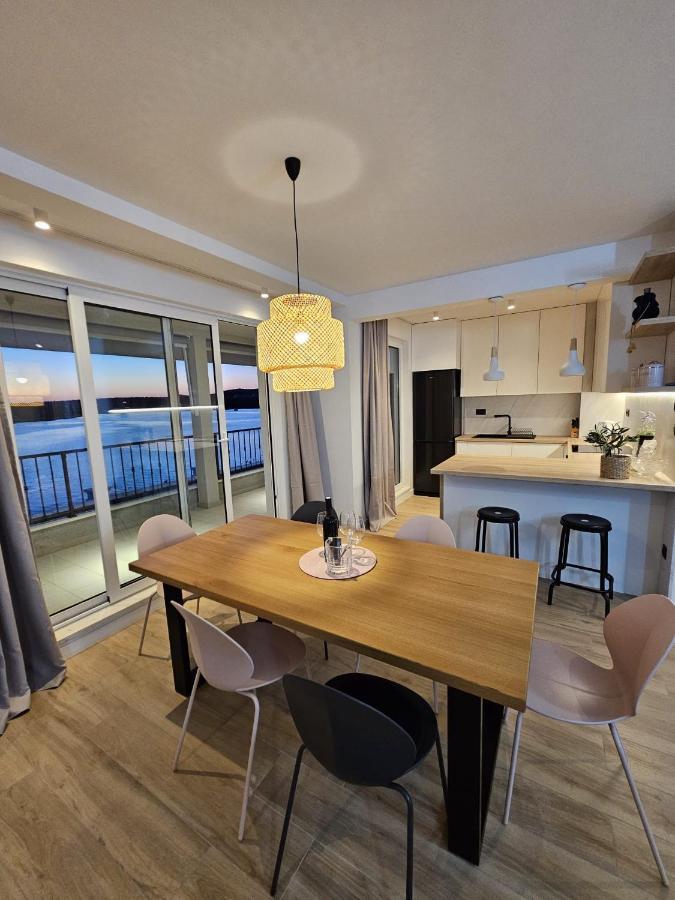 Villa Lux Apartments Рогозница Екстериор снимка